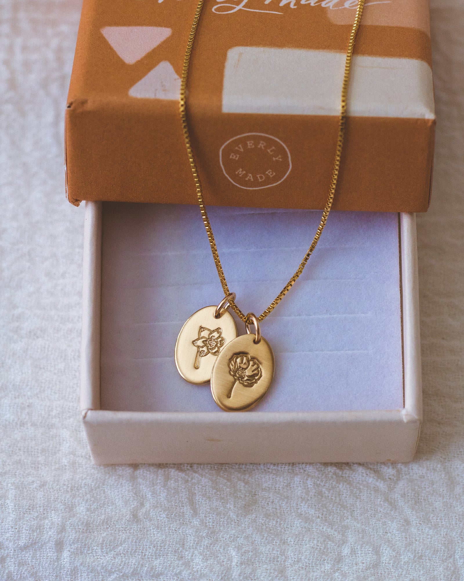 Anthos Oval Birth Flower Charm