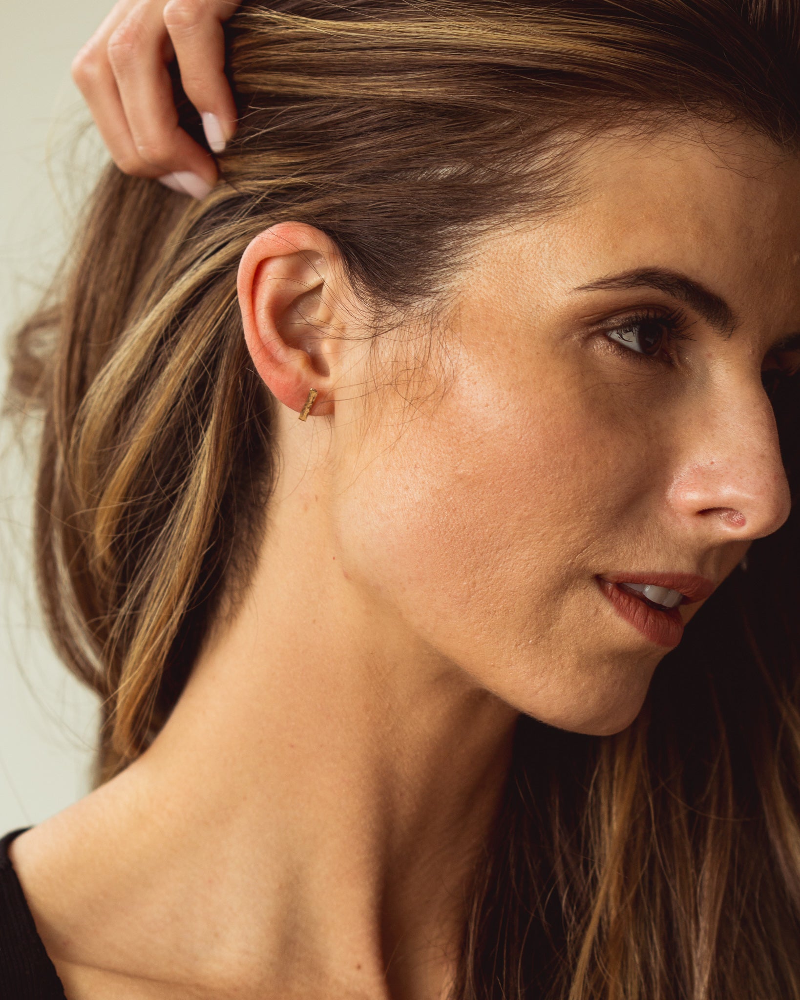 Apia Bar Stud Earrings