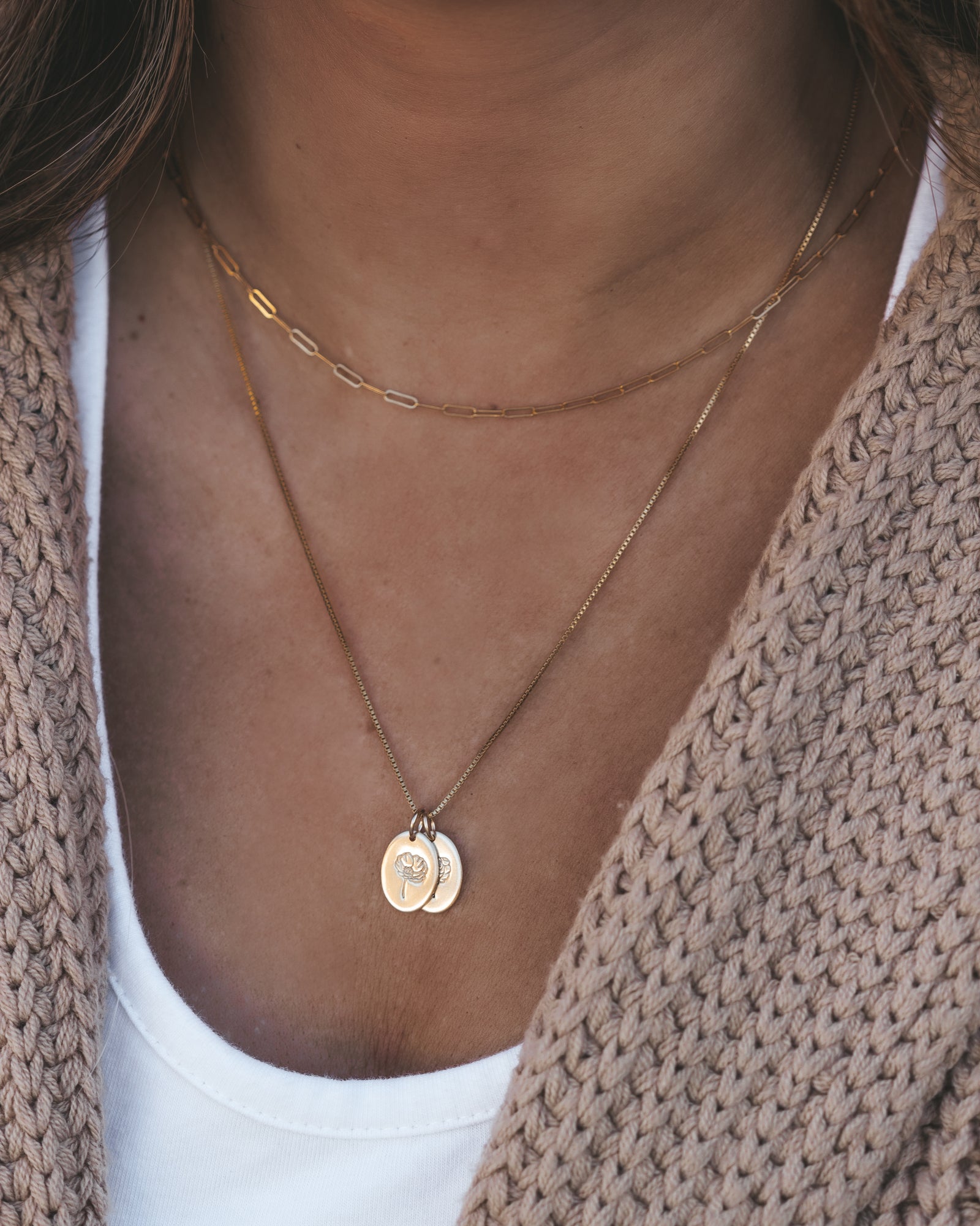 Anthos Oval Birth Flower Necklace