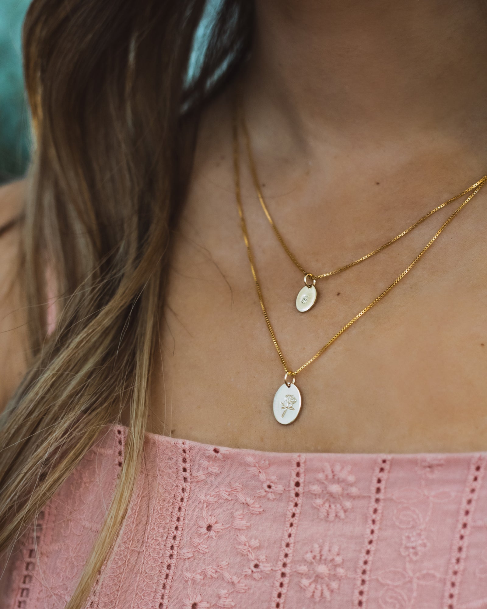 Anthos Oval Birth Flower Necklace