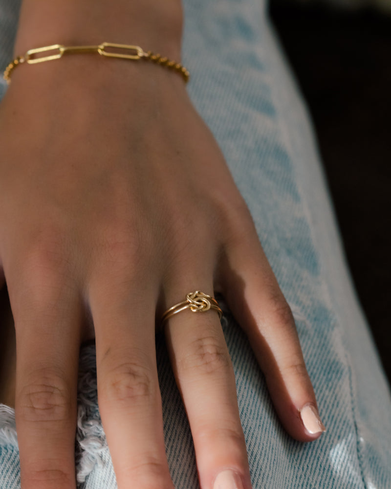 Linked Ring • Niece