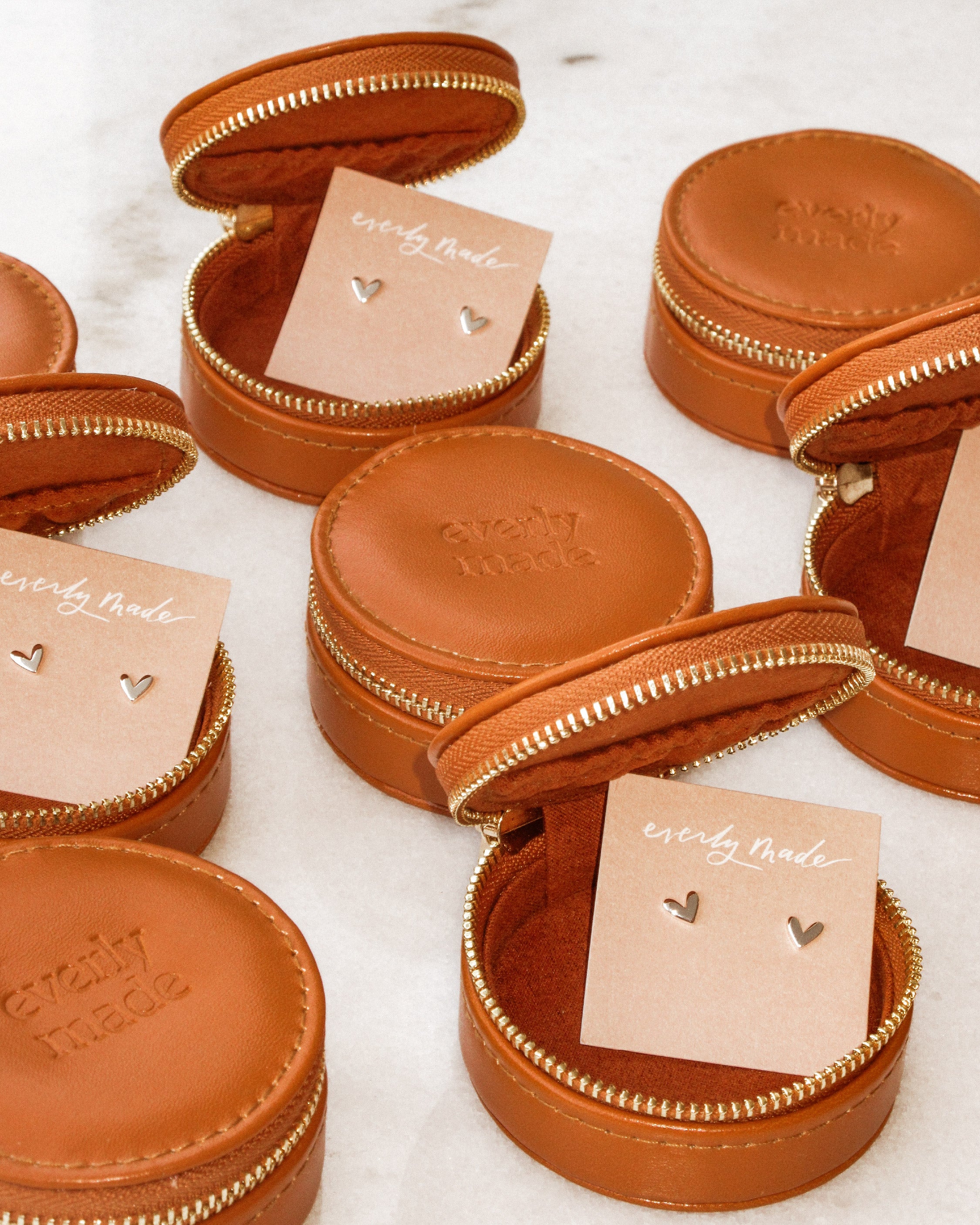 Maci Round Jewelry Case