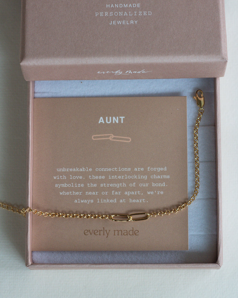 Linked Bracelet • Aunt